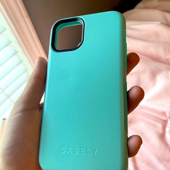 iPhone case - Picture 1 of 3